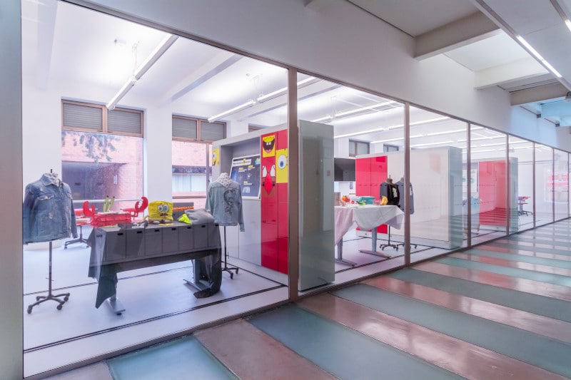 Flex Space Architectural walls are dividing the space into several working stations